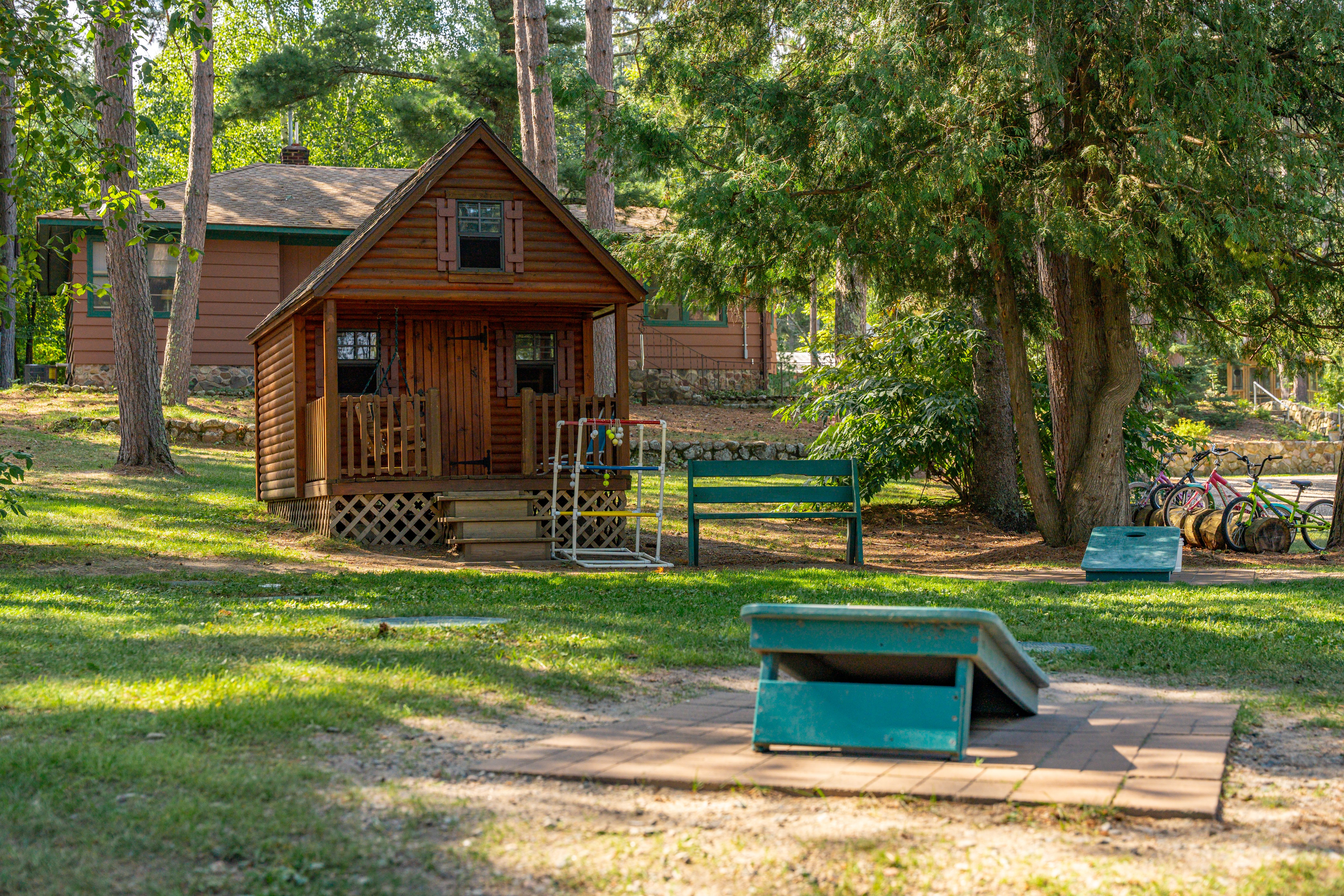 Yardgames & Playhouse & Cabin O' Pines Resort & Campground